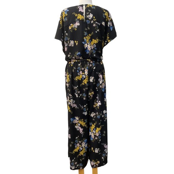 Dex Shortsleeve Wrap Floral Jumpsuit Size: 3X - Picture 5 of 5